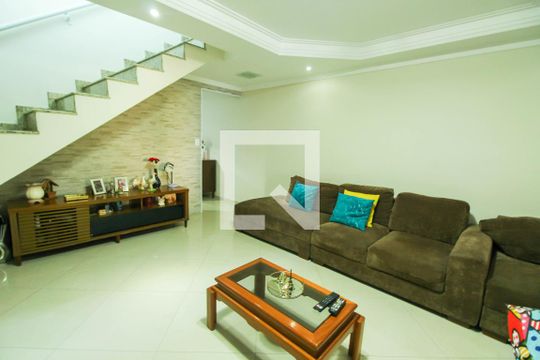 Casa à venda com 4 quartos, 170m² em Penha de França, São Paulo