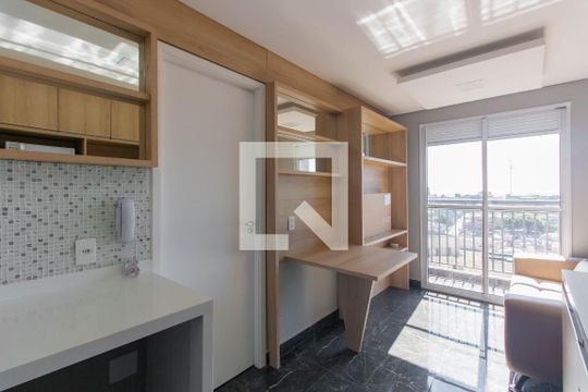 Sala/Cozinha de apartamento para alugar com 1 quarto, 28m² em Vila Tolstoi, São Paulo