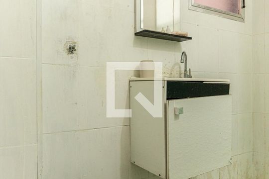 Banheiro de kitnet/studio para alugar com 1 quarto, 30m² em Vila Buarque, São Paulo