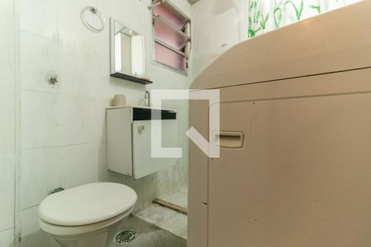 Banheiro de kitnet/studio para alugar com 1 quarto, 30m² em Vila Buarque, São Paulo