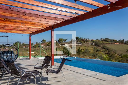 Piscina de casa para alugar com 3 quartos, 250m² em Jardim Nova Esperança, Jacareí