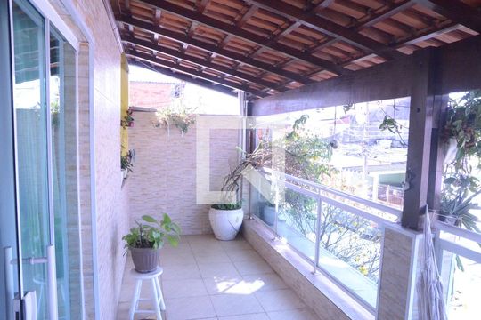 Varanda de casa à venda com 3 quartos, 290m² em Vila Yolanda, Osasco