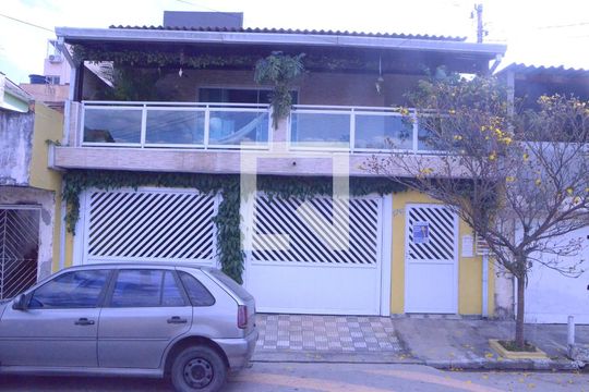 Fachada de casa à venda com 3 quartos, 290m² em Vila Yolanda, Osasco