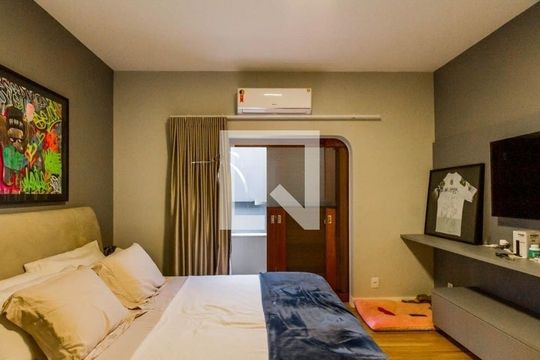 Casa à venda com 5 quartos, 645m² em Morumbi, São Paulo