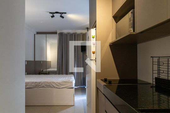 Cozinha de kitnet/studio para alugar com 1 quarto, 31m² em Pompeia, São Paulo