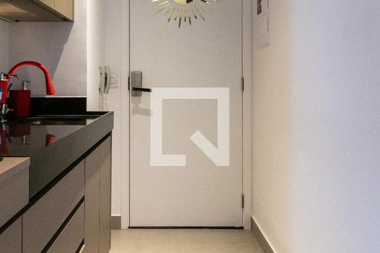 Cozinha de kitnet/studio para alugar com 1 quarto, 31m² em Pompeia, São Paulo