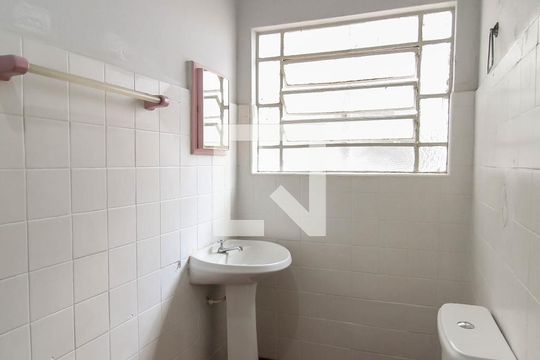 Banheiro de apartamento para alugar com 2 quartos, 55m² em Brás, São Paulo