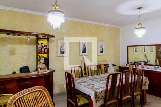 Sala de casa à venda com 3 quartos, 300m² em Vila Ré, São Paulo