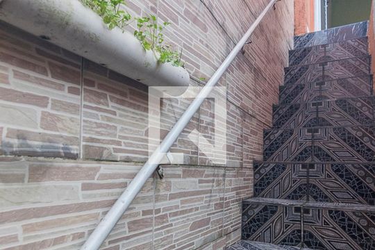Escada de casa à venda com 2 quartos, 150m² em Parque Marajoara, Santo André