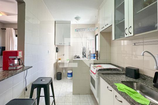 Cozinha de apartamento para alugar com 3 quartos, 78m² em Vila Julia, Guarujá