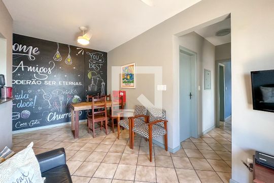 Sala de apartamento para alugar com 3 quartos, 78m² em Vila Julia, Guarujá