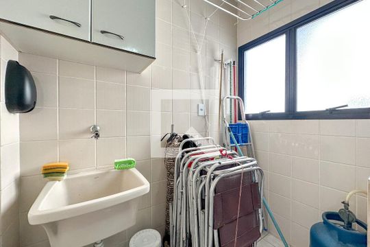 Área de Serviço de apartamento para alugar com 3 quartos, 78m² em Vila Julia, Guarujá