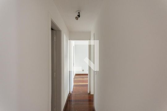 Corredor de apartamento para alugar com 2 quartos, 90m² em Vila Isabel, Rio de Janeiro