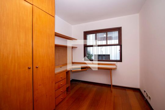 Quarto 1 de casa à venda com 4 quartos, 261m² em Vila Madalena, São Paulo
