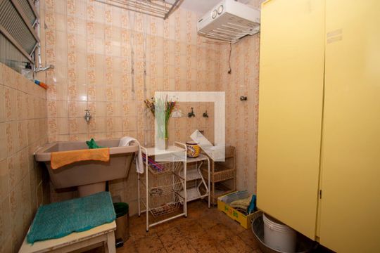Área de Serviço de casa à venda com 4 quartos, 261m² em Vila Madalena, São Paulo