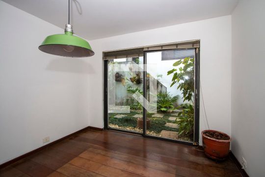 Sala de Jantar de casa à venda com 4 quartos, 261m² em Vila Madalena, São Paulo