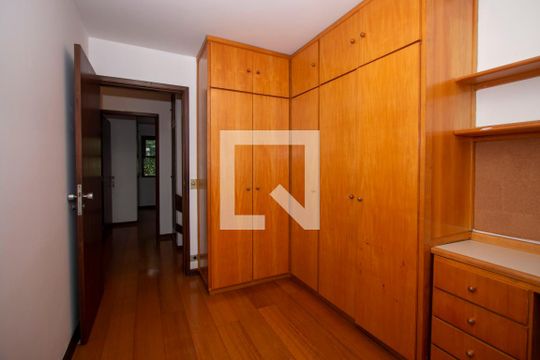 Quarto 1 de casa à venda com 4 quartos, 261m² em Vila Madalena, São Paulo
