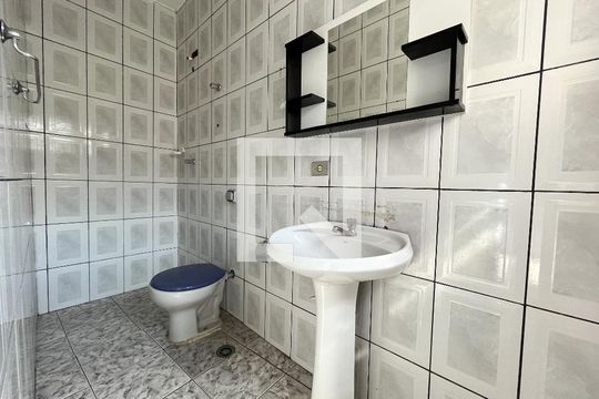 Banheiro de casa para alugar com 2 quartos, 80m² em Vila do Encontro, São Paulo