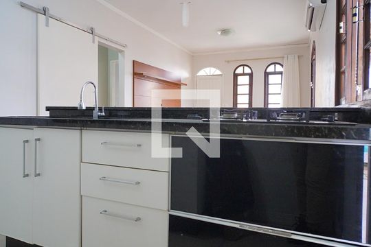 Cozinha de casa para alugar com 3 quartos, 130m² em Campeche, Florianópolis