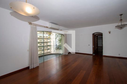 Apartamento à venda com 3 quartos, 140m² em Alto de Pinheiros, São Paulo