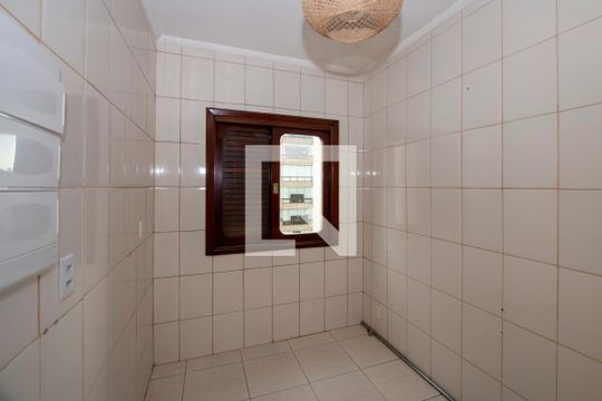 Cozinha de apartamento à venda com 3 quartos, 140m² em Alto de Pinheiros, São Paulo