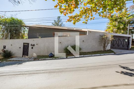 Fachada de casa de condomínio à venda com 4 quartos, 450m² em Ouro Velho Mansões, Nova Lima