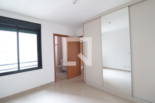 Suíte 1 de apartamento para alugar com 3 quartos, 137m² em Jardim Karaíba, Uberlândia