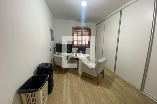 Quarto 1 de casa para alugar com 2 quartos, 100m² em Vila Buenos Aires, São Paulo