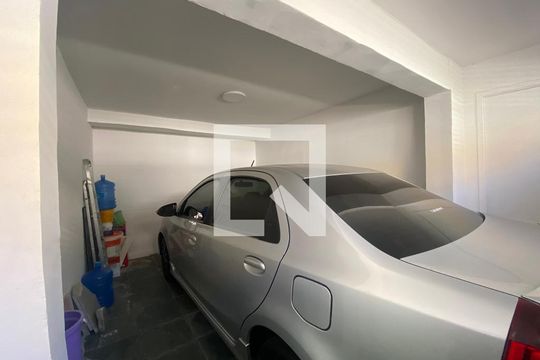 Garagem de casa para alugar com 2 quartos, 100m² em Vila Buenos Aires, São Paulo