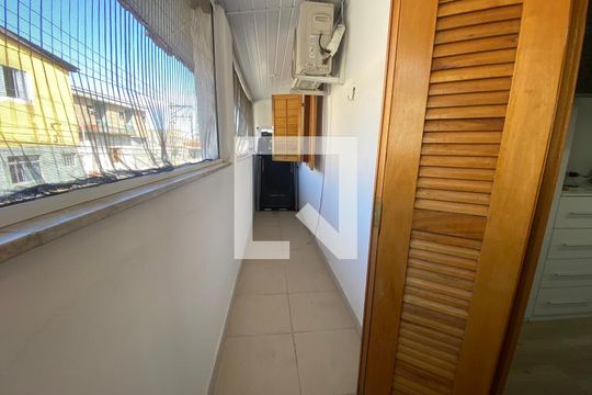 Varanda da suite de casa para alugar com 2 quartos, 100m² em Vila Buenos Aires, São Paulo