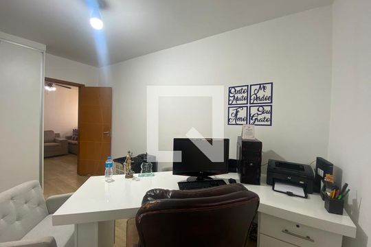 Quarto 1 de casa para alugar com 2 quartos, 100m² em Vila Buenos Aires, São Paulo