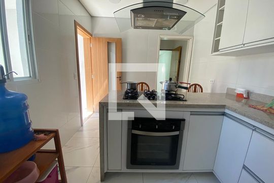 Cozinha de casa para alugar com 2 quartos, 100m² em Vila Buenos Aires, São Paulo