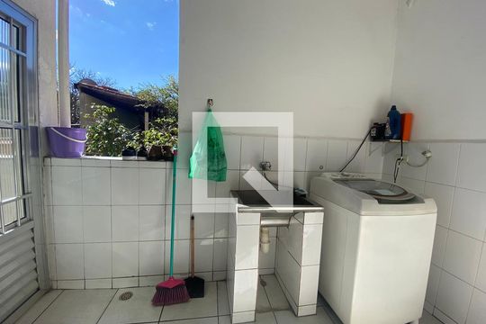Área de Serviço de casa para alugar com 2 quartos, 100m² em Vila Buenos Aires, São Paulo