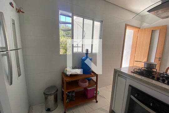 Cozinha de casa para alugar com 2 quartos, 100m² em Vila Buenos Aires, São Paulo