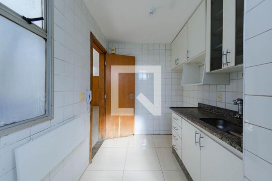 Cozinha de apartamento à venda com 2 quartos, 118m² em Calafate, Belo Horizonte