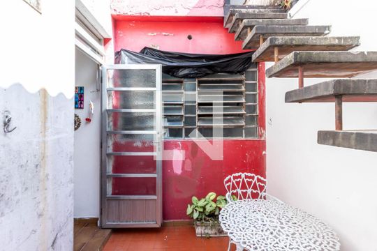 Quintal de casa à venda com 4 quartos, 162m² em Liberdade, São Paulo