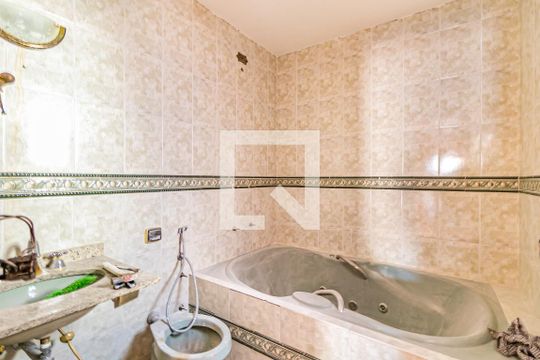 Suite - Banheiro de casa à venda com 2 quartos, 130m² em Ferreira, São Paulo