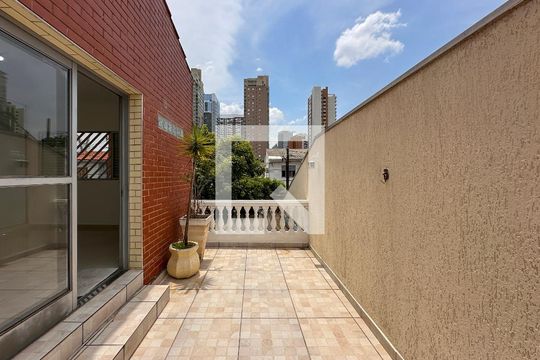 Sacada Quarto 2 de casa à venda com 2 quartos, 250m² em Cidade Monções, São Paulo