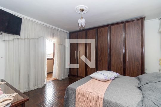 Quarto 1 Suite de casa à venda com 4 quartos, 298m² em Sarandi, Porto Alegre