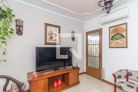 Sala de TV de casa à venda com 4 quartos, 298m² em Sarandi, Porto Alegre