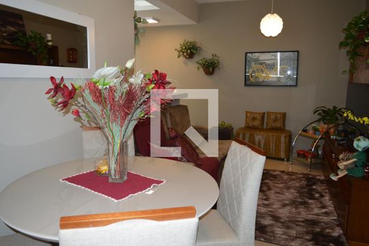 Sala de apartamento à venda com 2 quartos, 63m² em Alvorada, Contagem