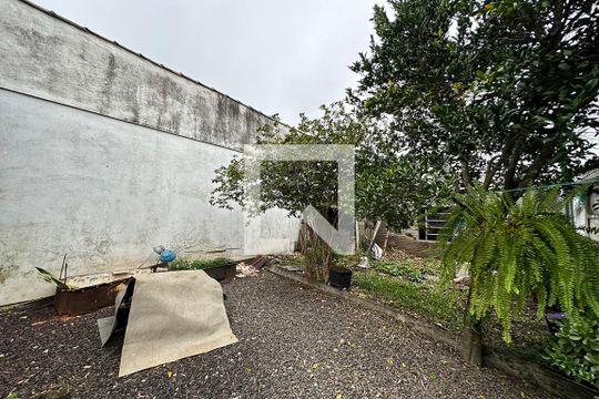 Quintal de casa à venda com 2 quartos, 60m² em Campina, São Leopoldo
