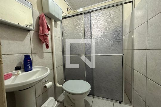 Banheiro de casa à venda com 2 quartos, 60m² em Campina, São Leopoldo