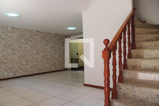 Sala  de casa à venda com 3 quartos, 81m² em Jacarepaguá, Rio de Janeiro