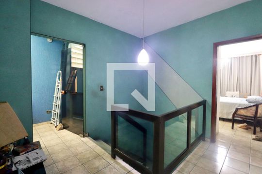 Corredor de casa à venda com 3 quartos, 235m² em Jardim Santo Alberto, Santo André