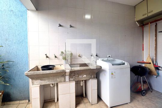 Área de Serviço de casa à venda com 3 quartos, 235m² em Jardim Santo Alberto, Santo André
