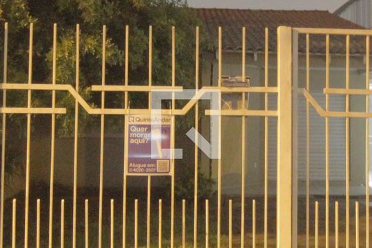 Placa de casa para alugar com 3 quartos, 200m² em Rio Branco, Canoas