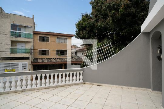 Quintal de casa à venda com 3 quartos, 151m² em Campestre, Santo André