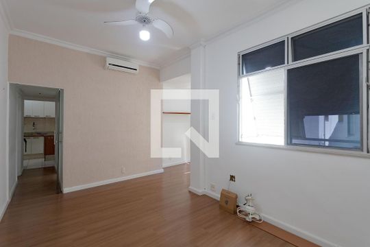 Sala de apartamento à venda com 2 quartos, 69m² em Urca, Rio de Janeiro