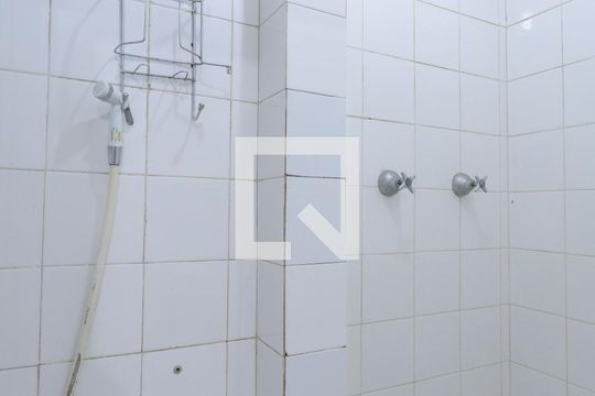 Banheiro de serviço de apartamento à venda com 2 quartos, 69m² em Urca, Rio de Janeiro
